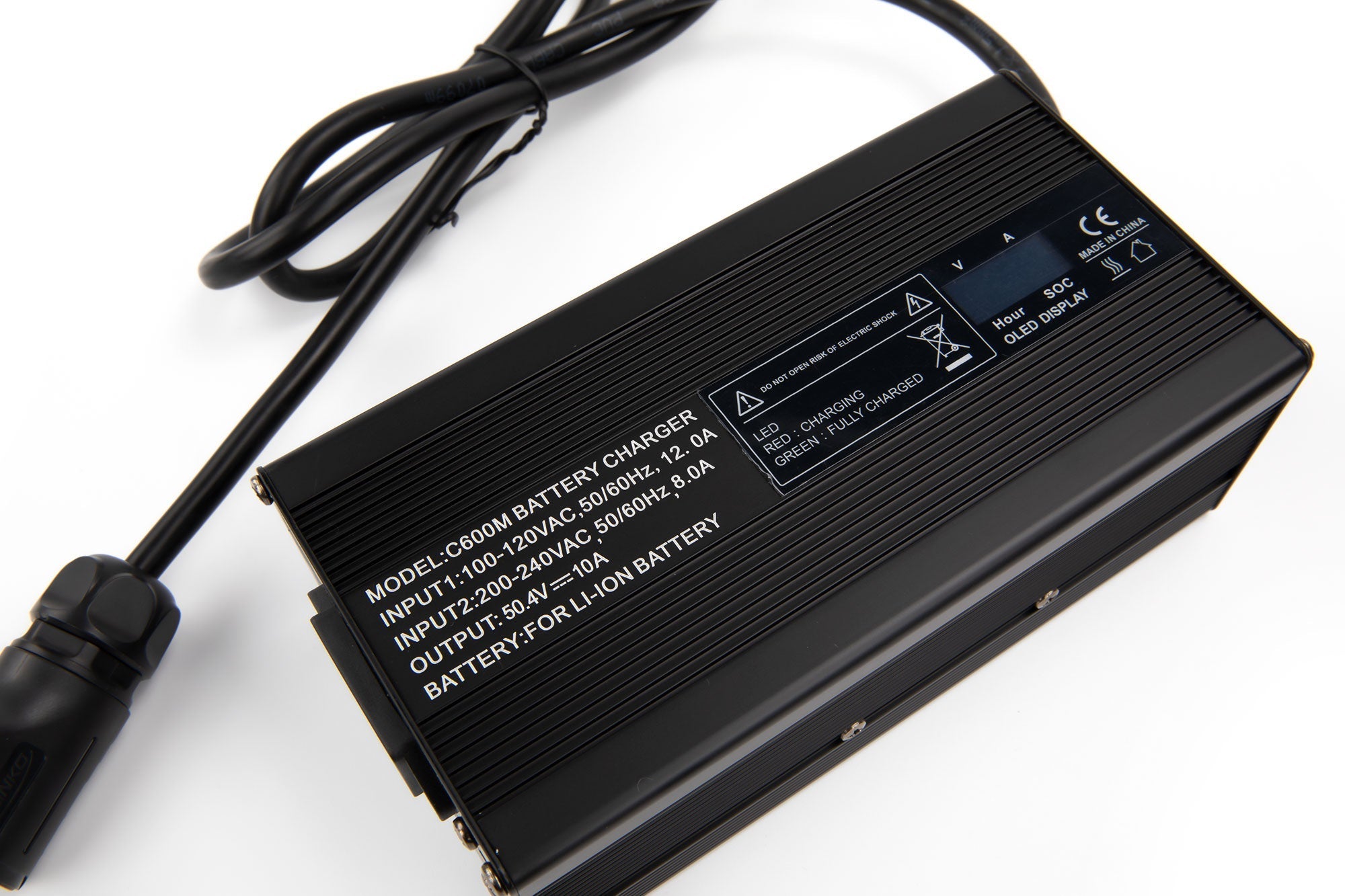 Caricabatterie da 50,4 V 10 A per pacco batteria agli ioni di litio 12S